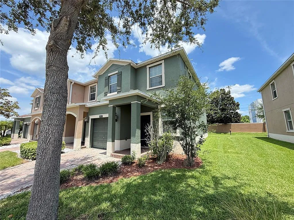 3 bed, 2.5 bath, 1593 sqft, $2,300 — Photo 3