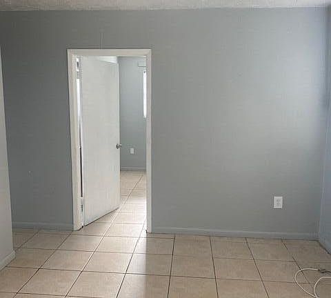 3rd image of 644 SW 4th St APT 1