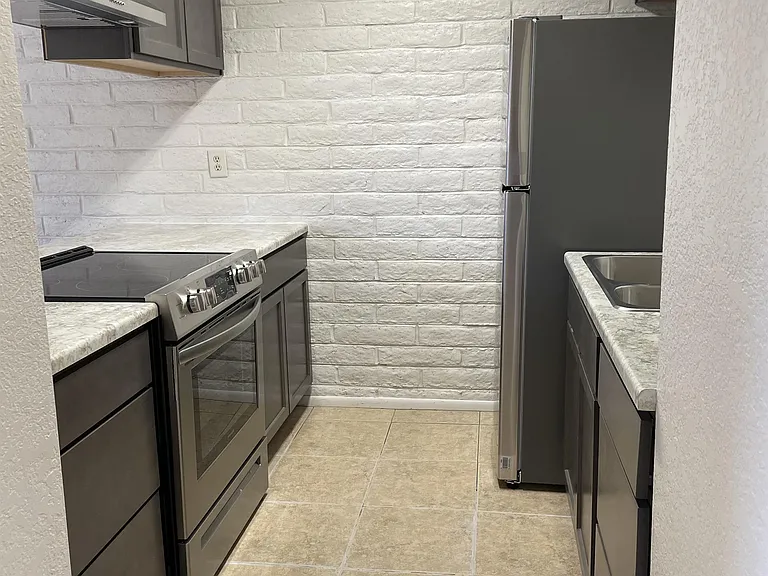 3416 E Monte Vista Dr — Photo 5