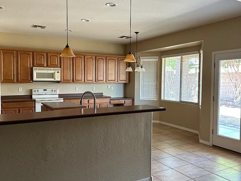 17580 W Gelding Dr — Photo 7