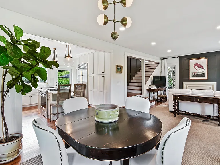 300 Buckingham Rd — Photo 17