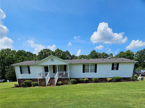 1214 Violet Ct, Burlington, NC 27217