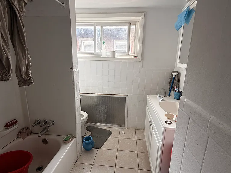 4504 Walnut St #7 — Photo 10