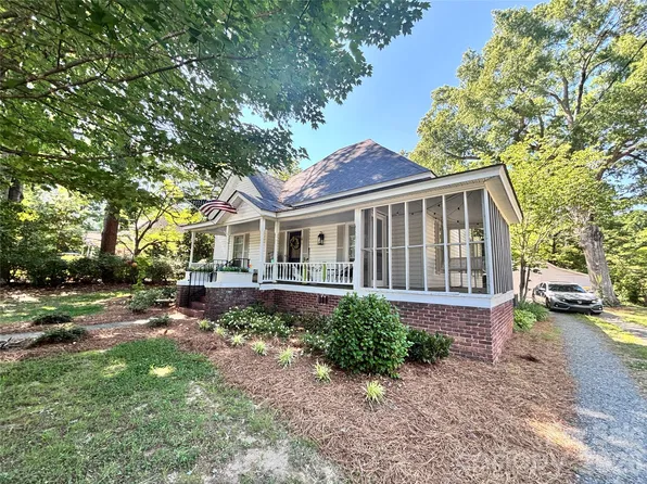 825 Montgomery Ave #1, Albemarle, NC 28001