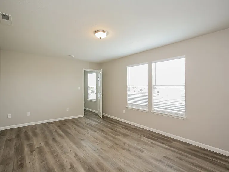 3423 Grove Berry Ln — Photo 9