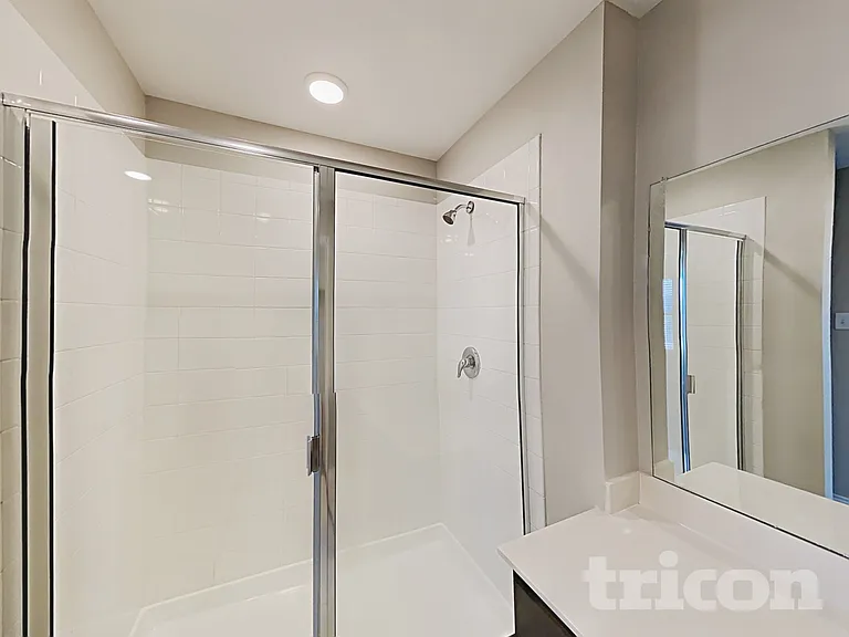 916 Roland Dr — Photo 7