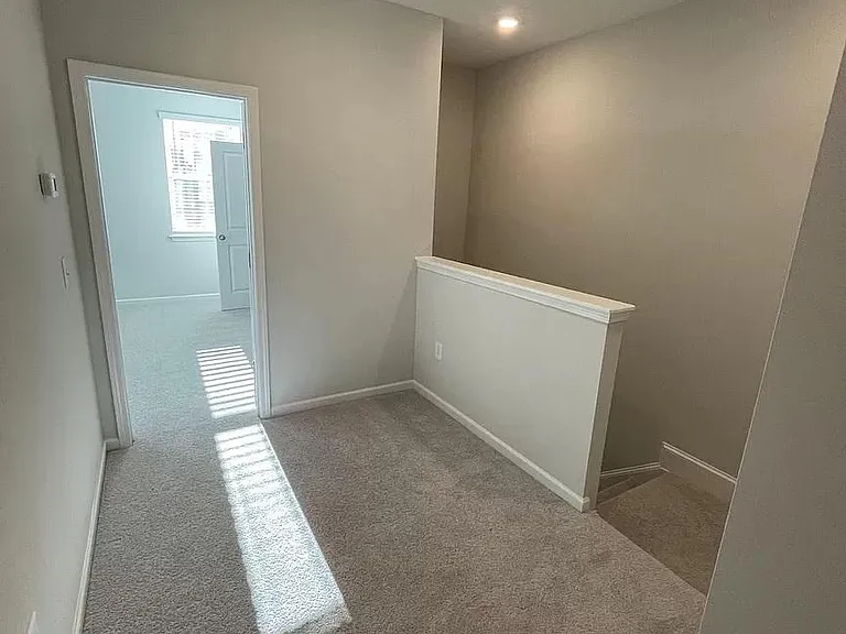 1049 Islip Pl — Photo 10