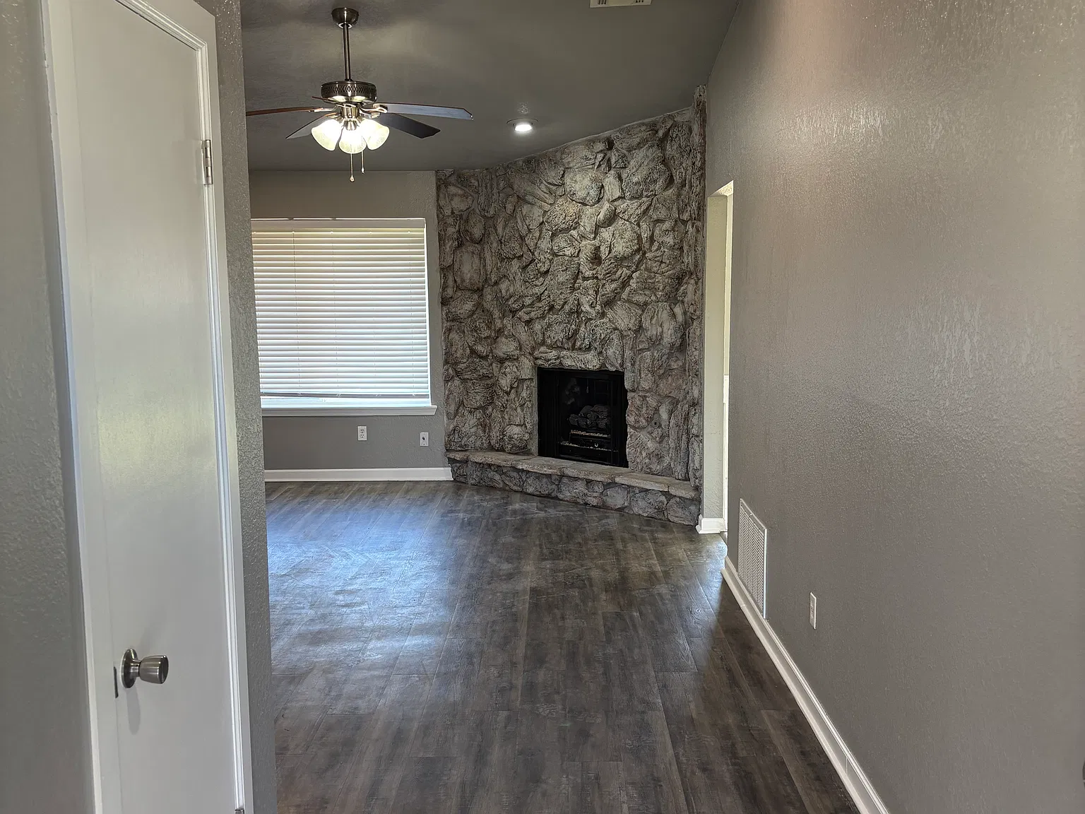 3 bed, 1293 sqft, $1,500 — Photo 3