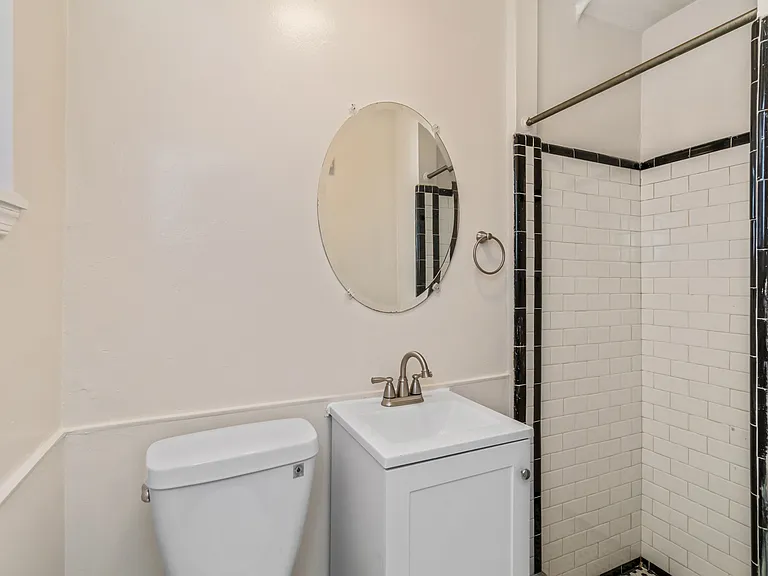 2915 Oakford Ave — Photo 7