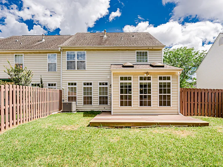 9520 Meredith Creek Ln — Photo 24