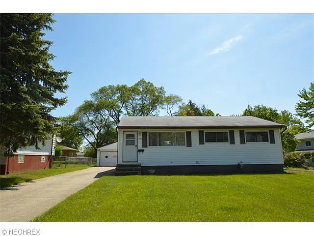 5749 Vickie Ln photo 1