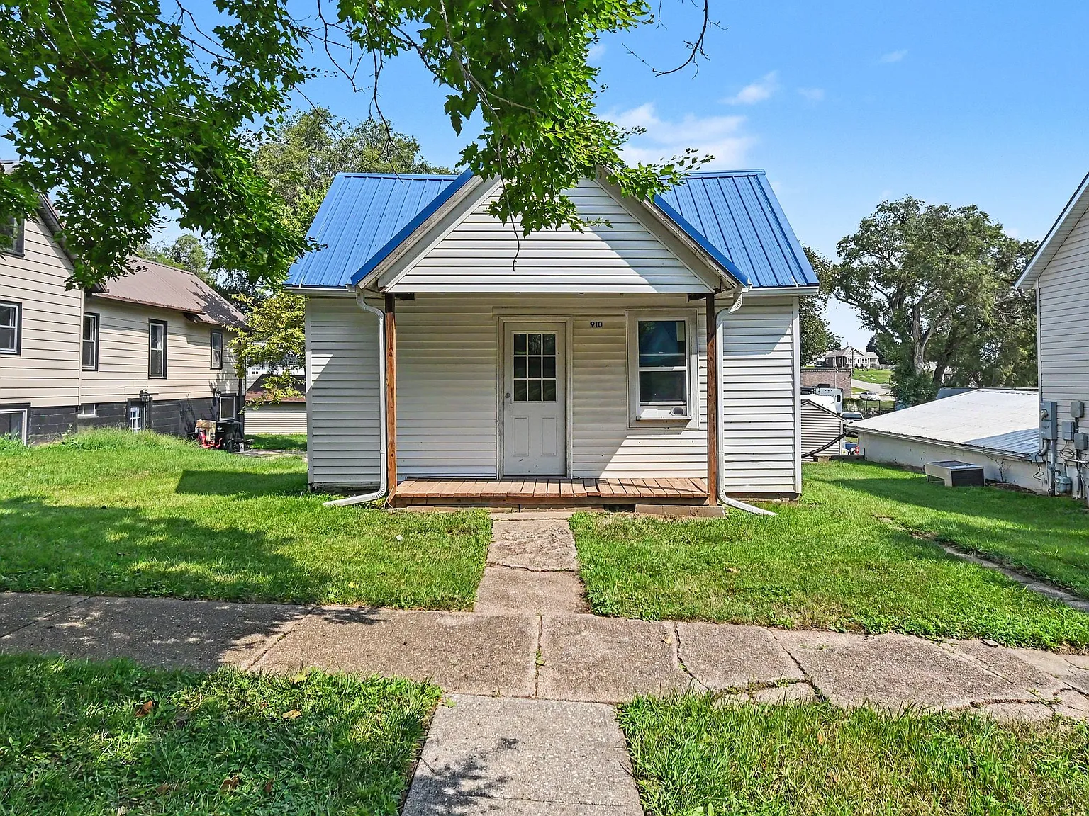 2 bed, 480 sqft, $1,050 — Photo 2