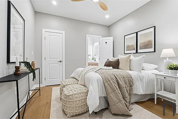 2906 Clifton Ave — Photo 8