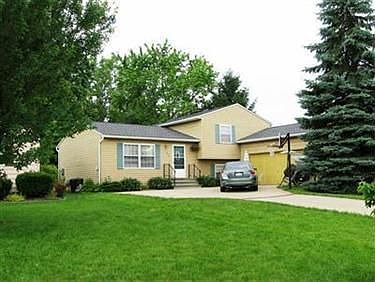 1st image of 940 Dawn Ct