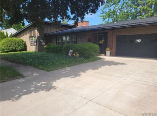 8 Butler Pkwy, Middleport, NY 14105