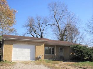 6844 Old Collinsville Rd, O'Fallon, IL 62269