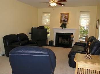 4th image of 13900 Holly Forest Dr