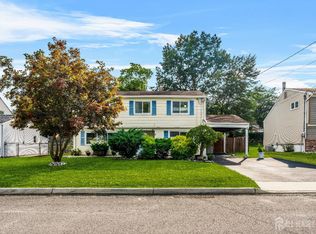 8 Concord Dr, Old Bridge, NJ 08857