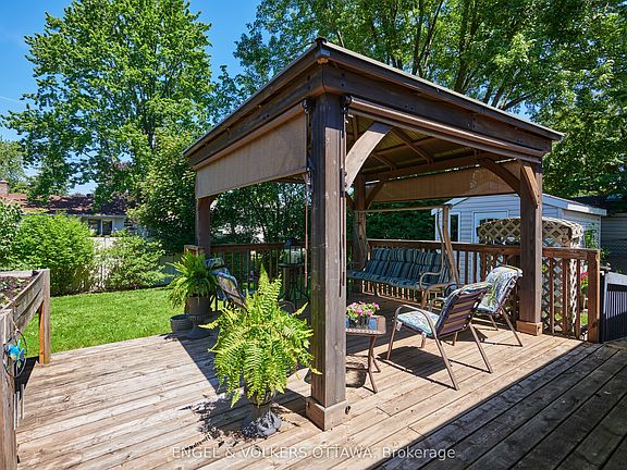 3rd image of 2123 Blue Jay Cres