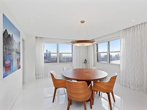 3rd image of 400 E 56th St #32MN