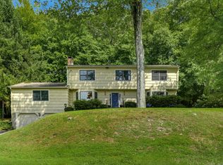 67 Jackson Dr, Trumbull, CT 06611