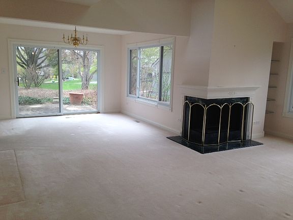4th image of 607 Old Barn Road