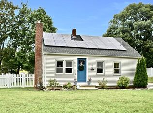12 Seaview Ave, Fairhaven, MA 02719