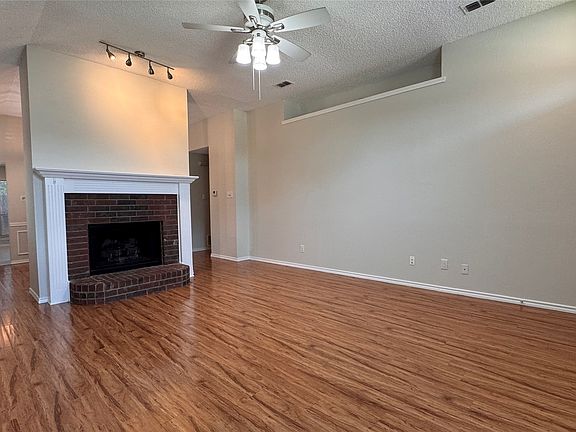 4th image of 3223 Renaissance Dr