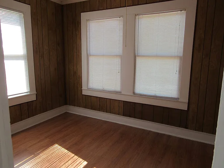 121 W Orange St — Photo 3