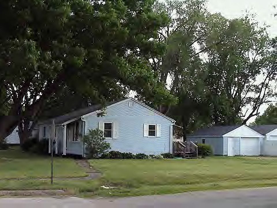 2nd image of 302 S Paris St