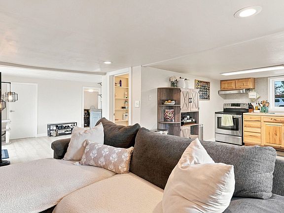 5th image of 4013 E 3rd Ave