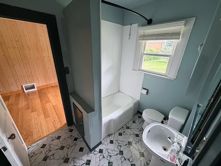 133 Foster Ave — Photo 14