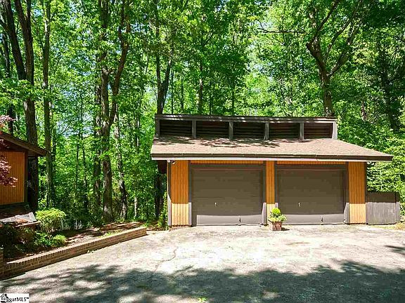 4th image of 209 Bromsgrove Dr