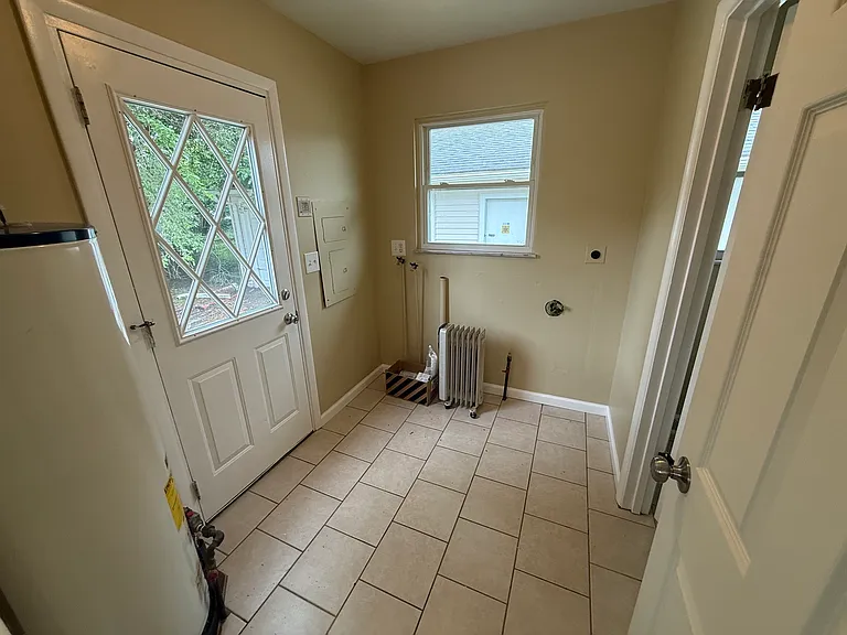 5046 Winona Dr — Photo 8