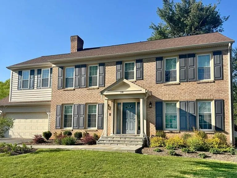 16 Hollyberry Ct — Photo 1