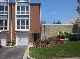 252 Main Sail Ct, Detroit, MI 48207