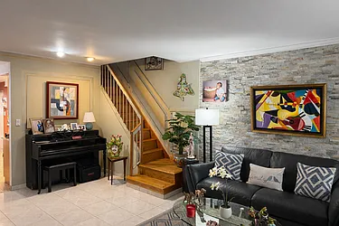 2044 West 8th Street