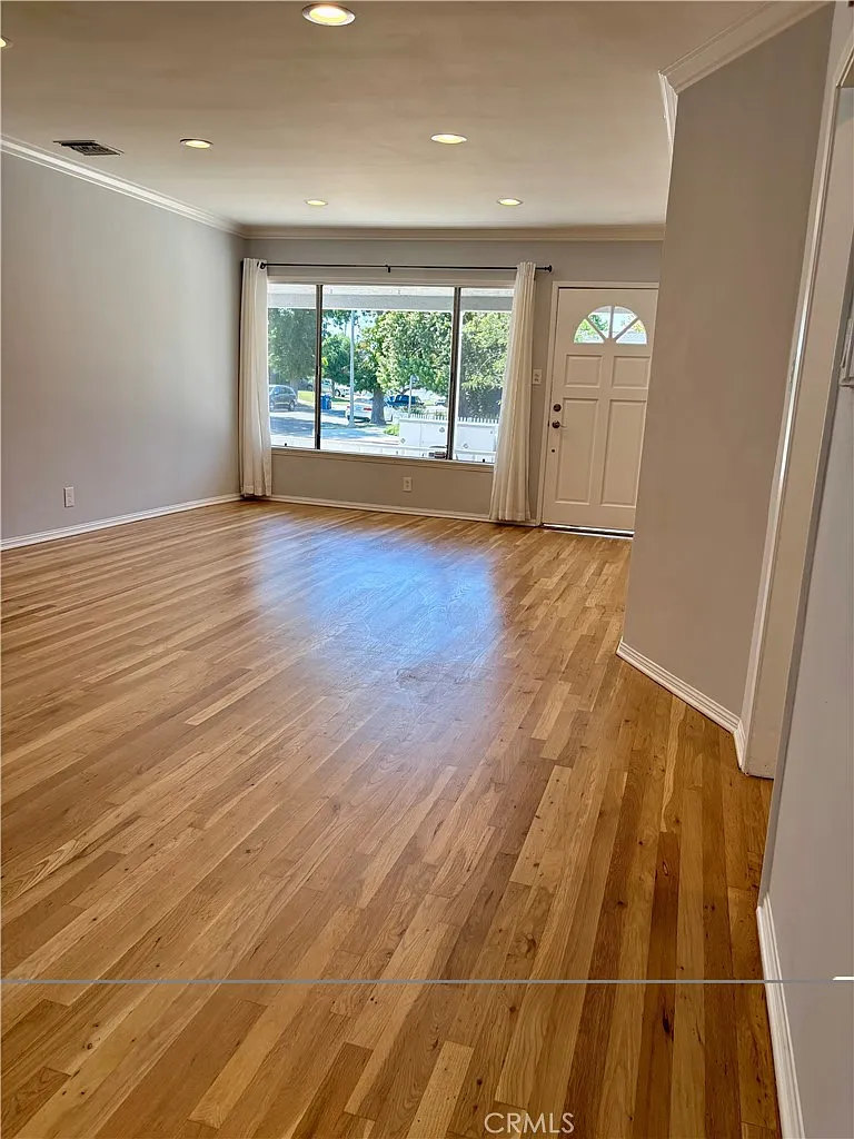 3 bed, 1657 sqft, $4,950 — Photo 3