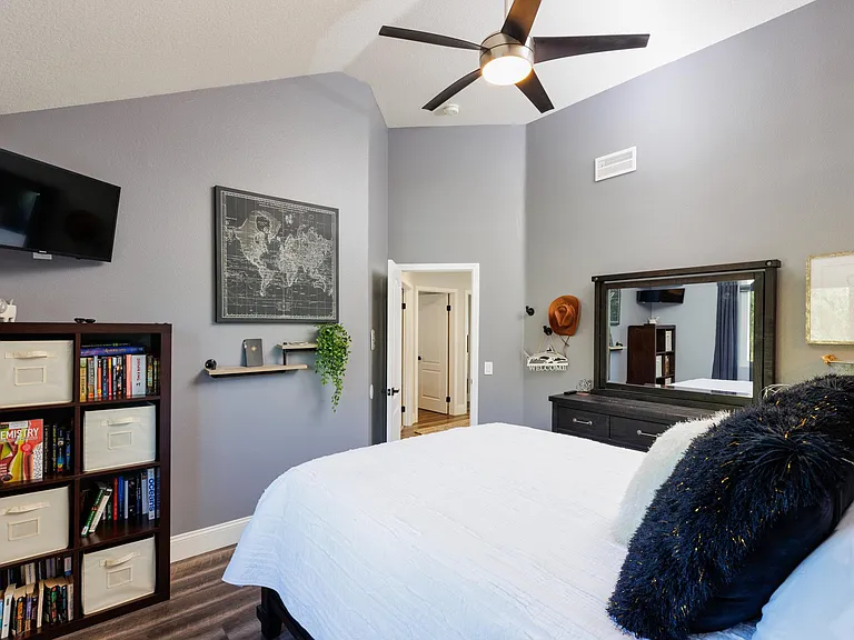 22501 Birchcrest — Photo 33