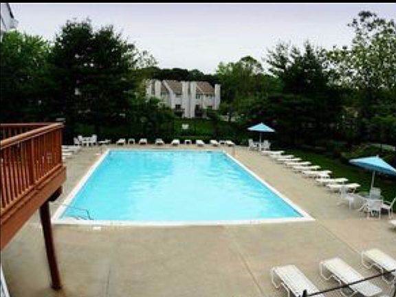 4th image of 93 Leeward Ln