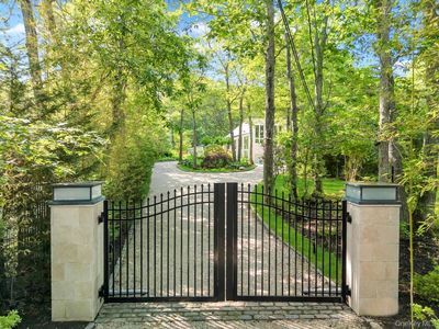 2222 Noyack Road, Sag Harbor, NY, 11963