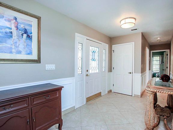 4th image of 9003 Mockingbird Dr