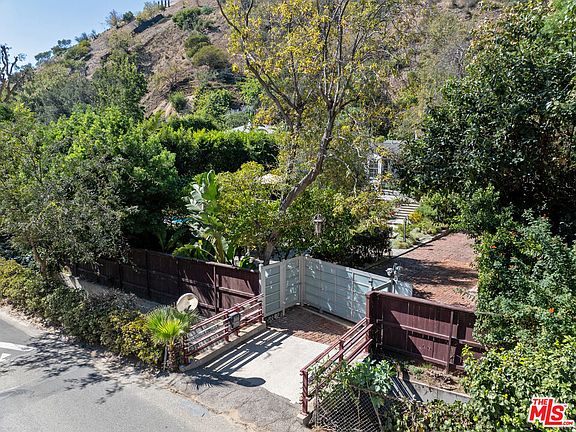 4th image of 1853 Nichols Canyon Rd