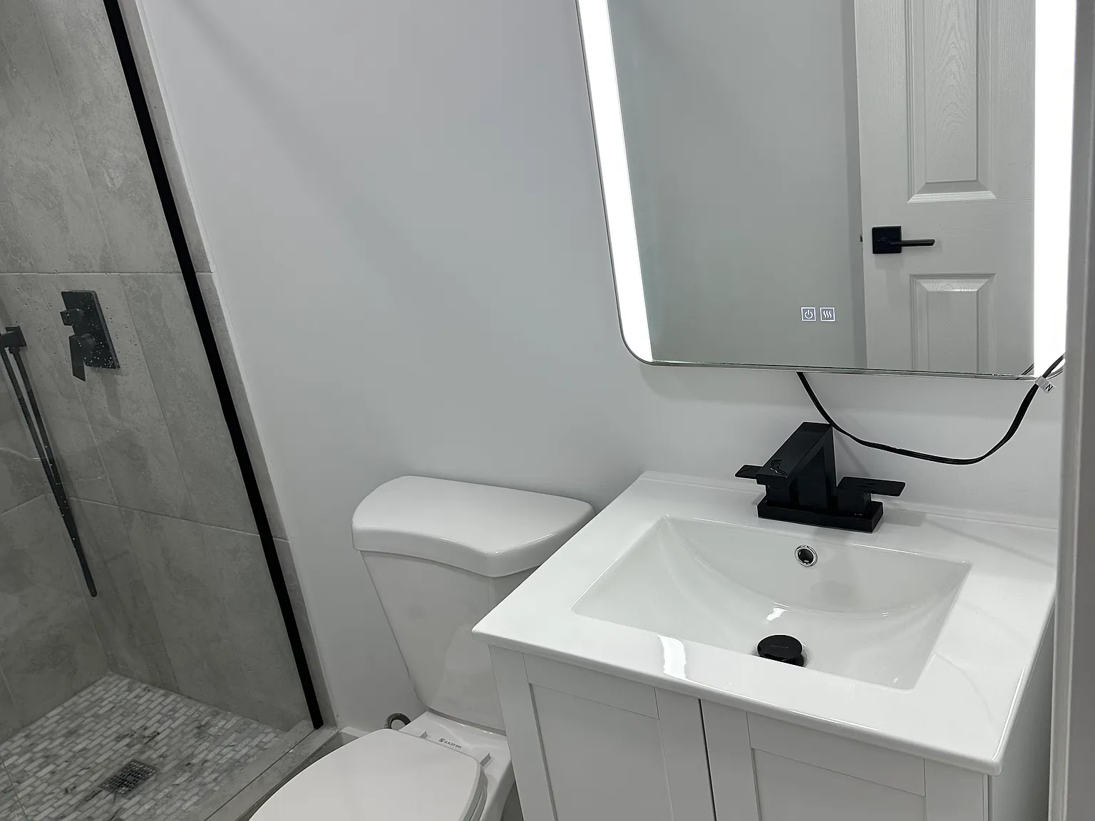 425 Ridgemont Dr — Photo 1