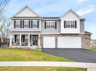 1893 Harbor Dr, Morris, IL 60450