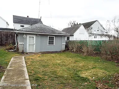 3 bed, 1600 sqft, $1,975 — Photo 4