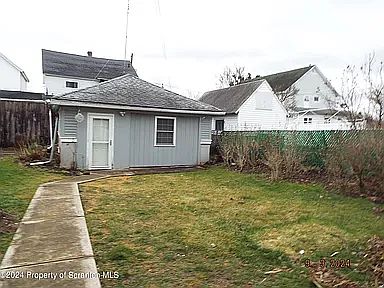 4th image of 1122 N Irving Ave