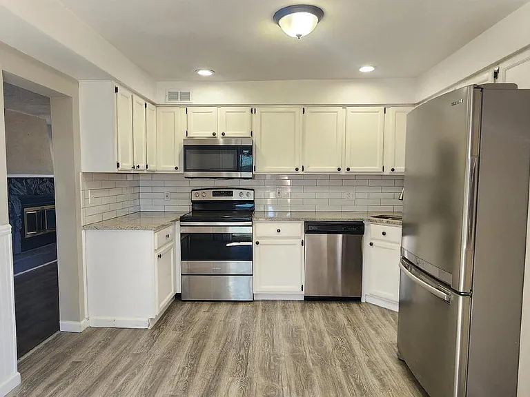 9955 Live Oak Ct — Photo 6