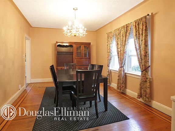 5th image of 235 Spruce St