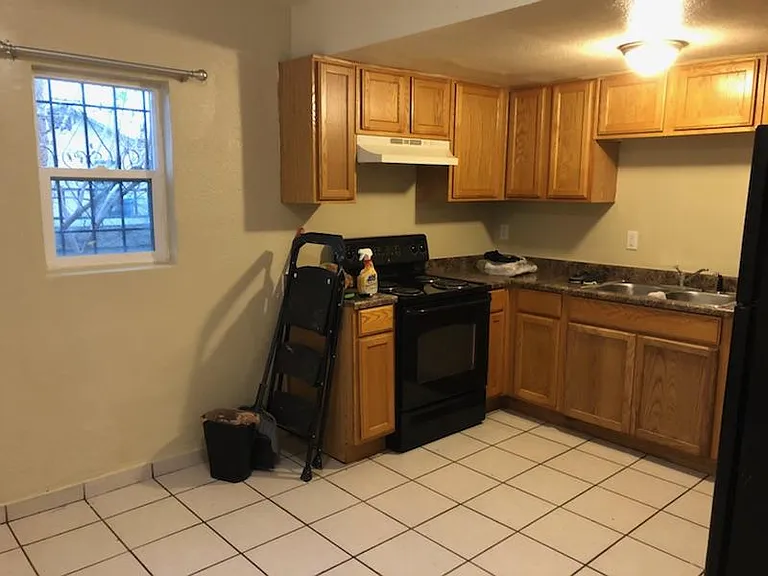 1644 E Palm Ln #3 — Photo 2